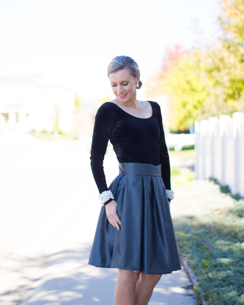 DIY Pleated Skirt: Simplicity 8743 Pattern Review - Indoor Shannon