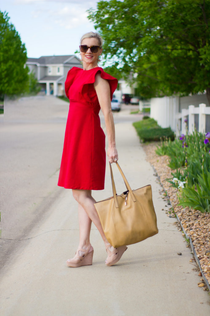 DIY Red Linen Dress: Sienna Shift Dress - Indoor Shannon