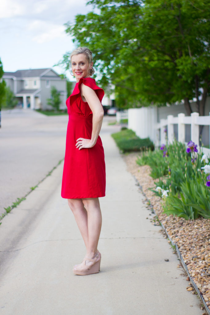 DIY Red Linen Dress: Sienna Shift Dress - Indoor Shannon